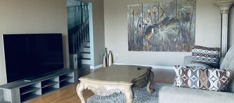 Beautiful upper unit countryside large cozy rooms near Niagara Falls