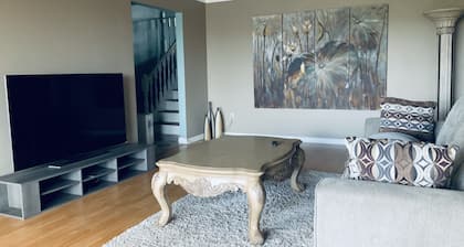 Beautiful upper unit countryside large cozy rooms near Niagara Falls