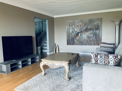 Beautiful upper unit countryside large cozy rooms near Niagara Falls