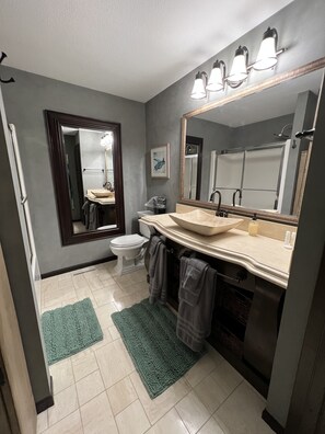Combined shower/bathtub, hair dryer, towels, soap - Calling Outdoor Adventurers! Potato Lake Home, with Game Room and Sauna! (Park Rapids)