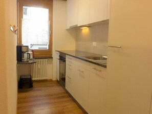 Réfrigérateur, four, lave-vaisselle