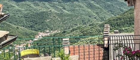 تناول الطعام بالخارج