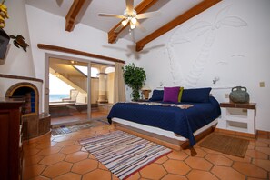 3 slaapkamers, een strijkplank/strijkijzer, gratis wifi, beddengoed