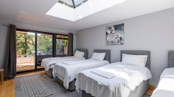 7 bedrooms, iron/ironing board, travel cot, WiFi