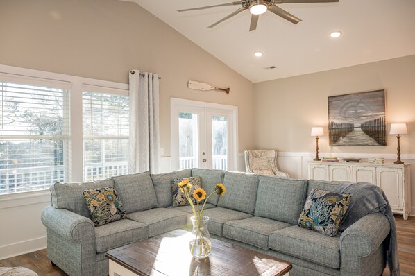 Smart TV, fireplace, books