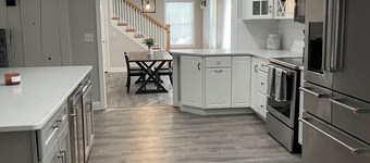 Heated Saltwater Pool - 2 mins to Weirs Beach & 10 mins Gunstock Mtn - Sleeps 13