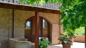Terrace/patio - Cottage with private swimming pool (Asciano)