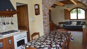 Interior - Cottage with private swimming pool (Asciano)