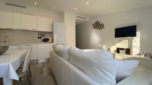 Télévision, jeux vidéo, chaîne hi-fi, espaces bureaux