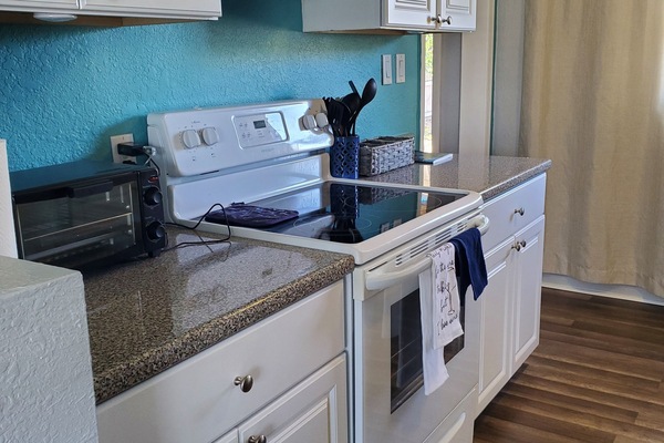 Frigorífic, microones, forn i placa de cuina