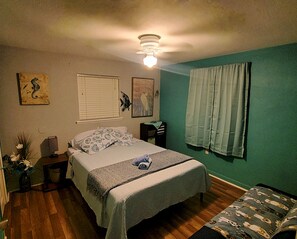 3 bedrooms, desk, free WiFi, bed sheets