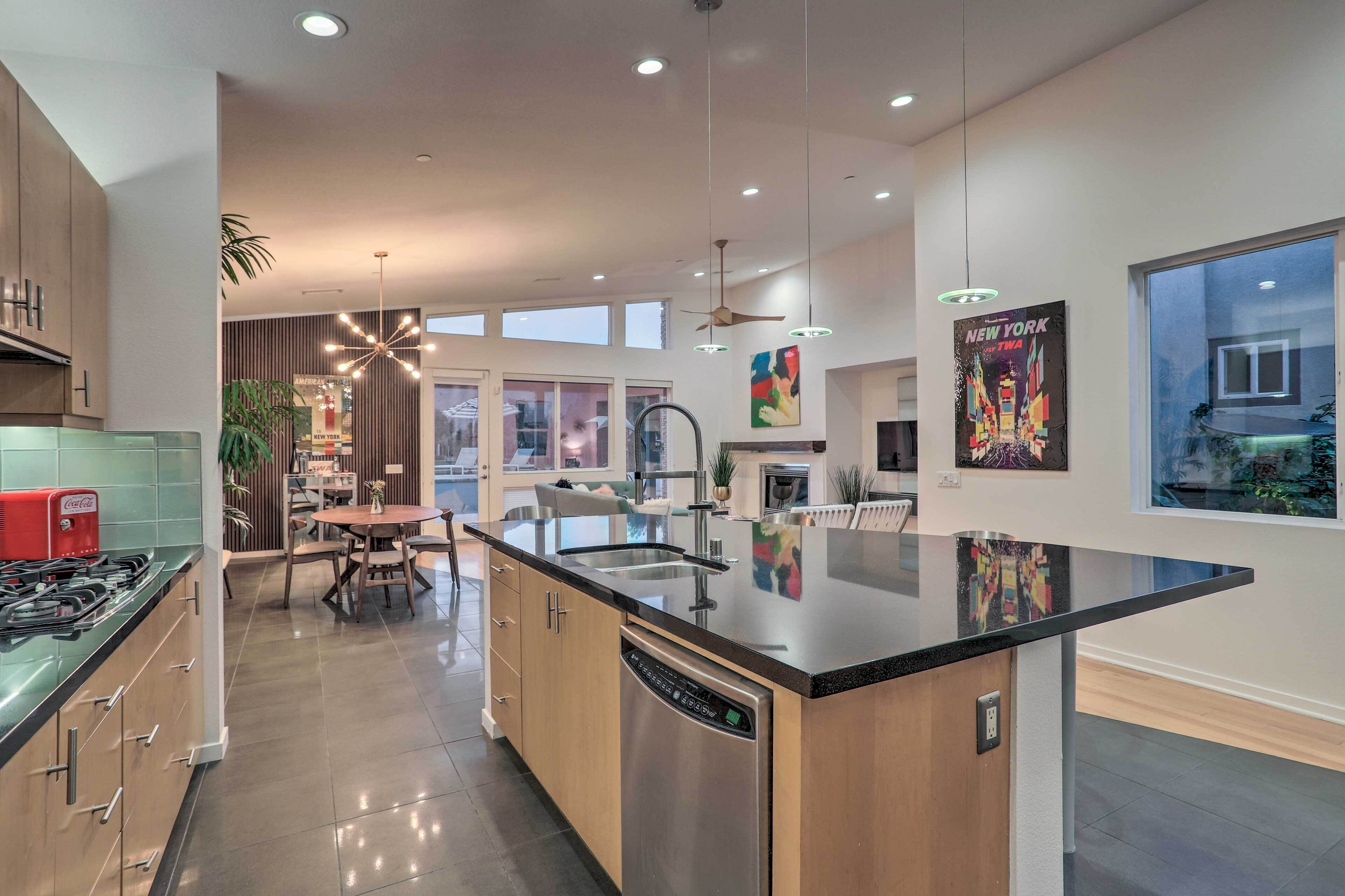 Fridge, microwave, stovetop, dishwasher