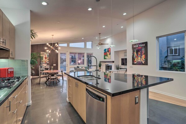 Refrigerador, microondas, parrilla de estufa y lavavajillas 