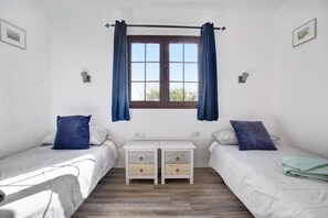 4 bedrooms, free WiFi, bed sheets - Apartment Puerto Chico 1 with Sea View, Garden and Shared Heated Pool (Playa Blanca,)