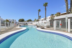 Een verwarmd zwembad