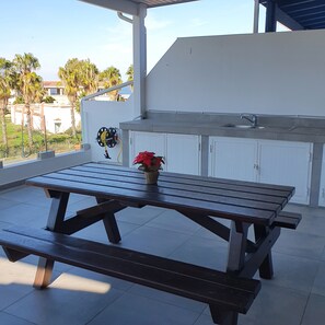 Outdoor dining - Ithaki 2 Bedroom Penthouse (Λατσί/ Πόλη Χρυσοχούς)