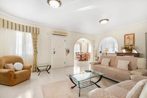 TV, fireplace, DVD player, stereo