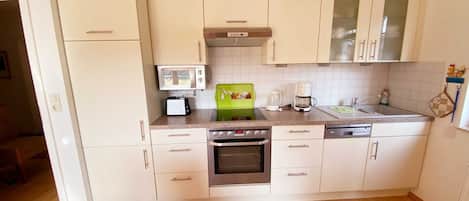 Køleskab, mikrobølgeovn, ovn, opvaskemaskine