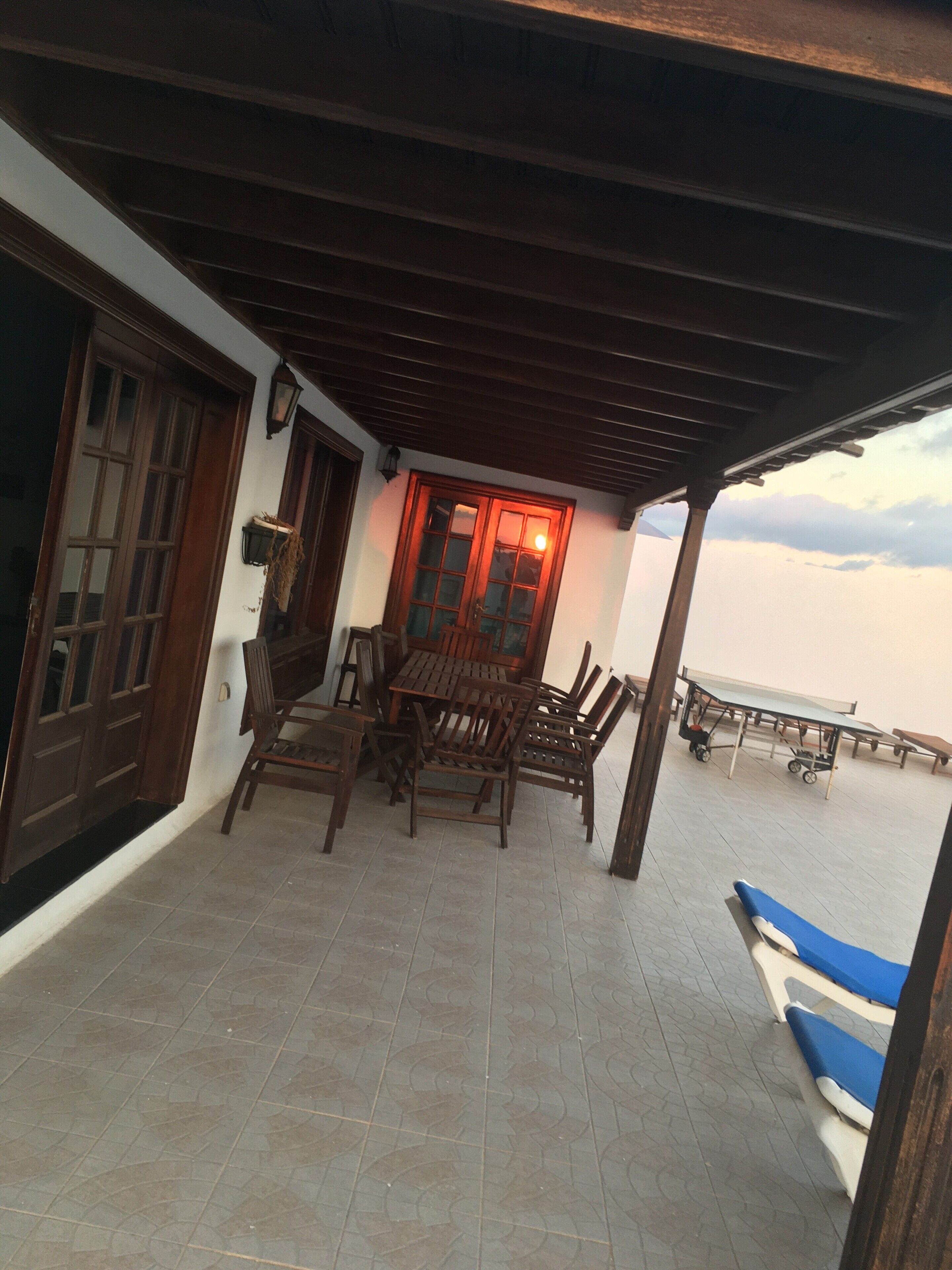 屋外ダイニングエリア