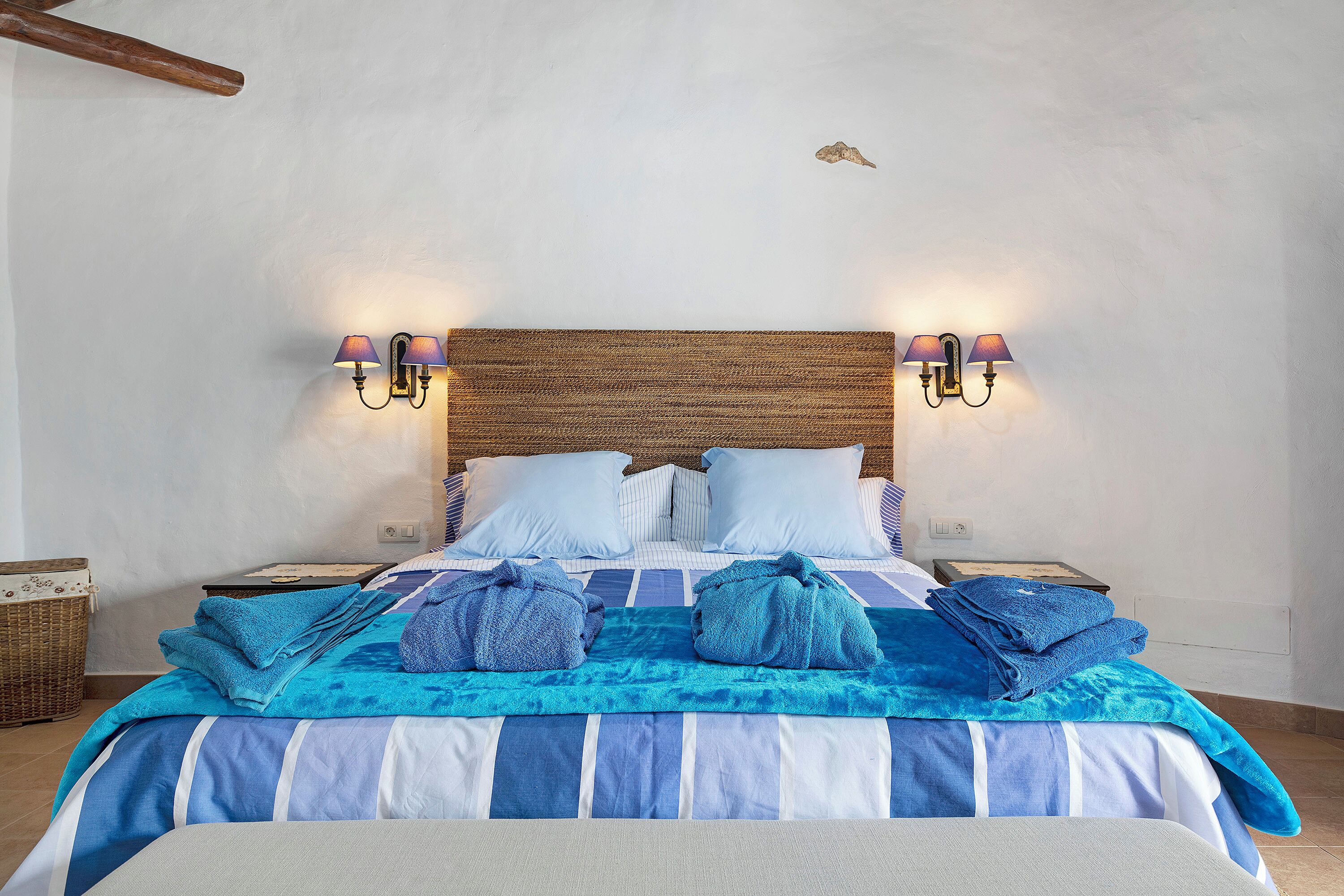 1 slaapkamer, een strijkplank/strijkijzer, gratis wifi, beddengoed