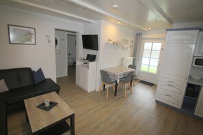 Unclassified image, 2 of 20, button