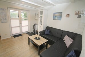 Unclassified image, 5 of 20, button