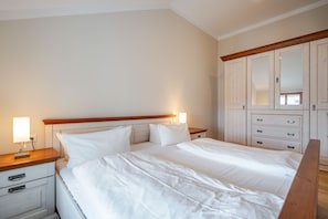 2 bedrooms, WiFi, bed sheets
