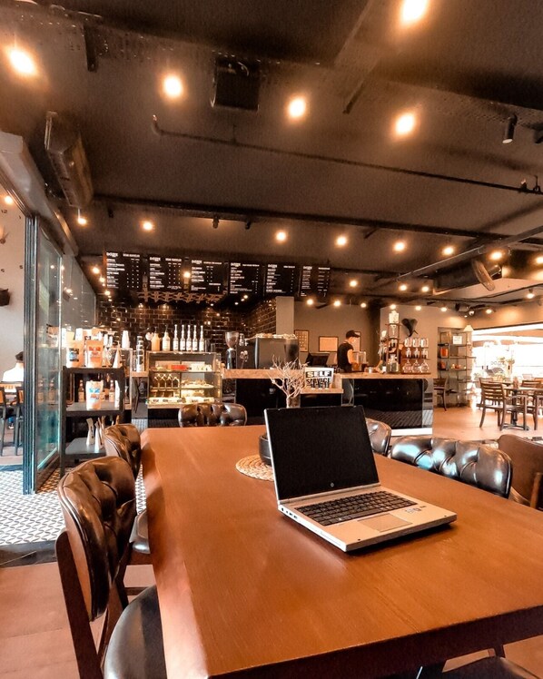 Cafe - Ramada Encore By Wyndham Maltepe (Istanbul)