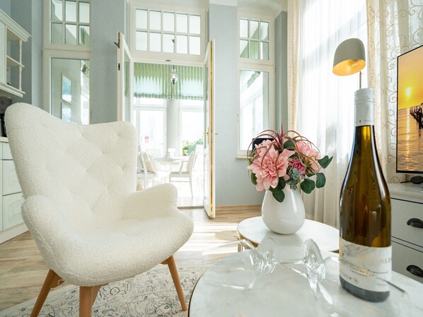 Unclassified image, 1 of 17, button