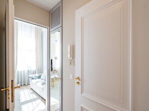 Unclassified image, 3 of 17, button