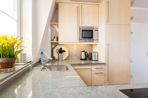 Køleskab, mikrobølgeovn, ovn, opvaskemaskine