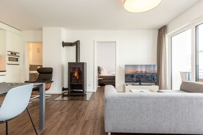 TV, fireplace - Quartier 7, App. 10, Germany (Heringsdorf)
