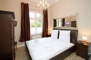 2 chambres, coffres-forts dans les chambres, Wi-Fi, draps fournis