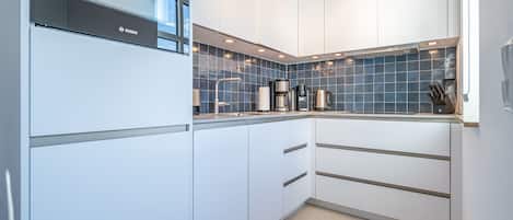 Fridge, microwave, oven, dishwasher