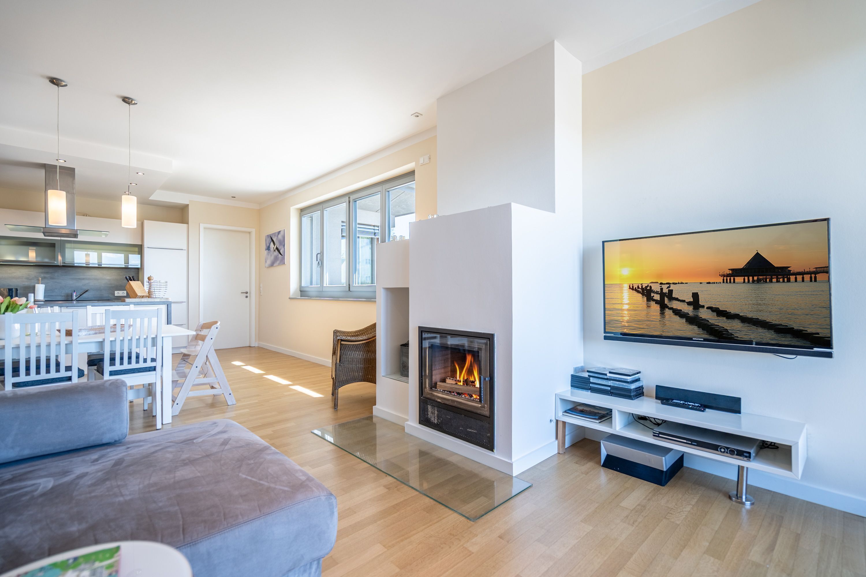 Fernseher, Kamin