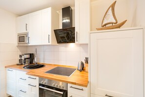 Fridge, microwave, oven, dishwasher - Quartier Ahlbeck, app. 03 (Heringsdorf)