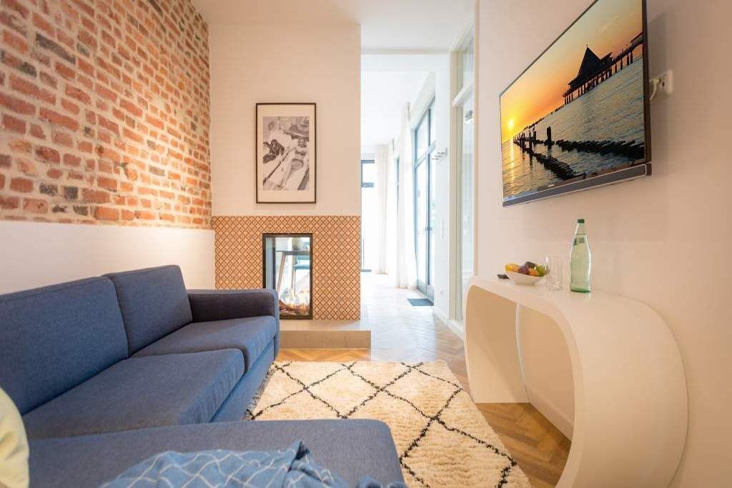 Televisie en een open haard