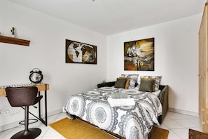 1 bedroom, desk, iron/ironing board, WiFi