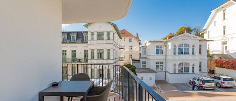 تناول الطعام بالخارج