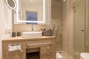 Douche, serviettes fournies
