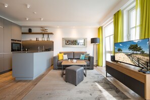 Televisión y chimenea 