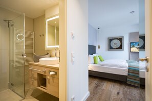 2 makuuhuonetta, tallelokero huoneessa, Wi-Fi, vuodevaatteet
