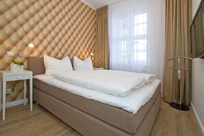2 bedrooms, in-room safe, WiFi, bed sheets