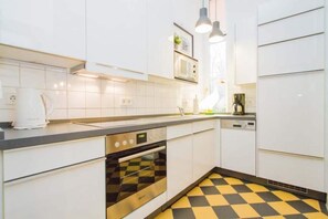 Køleskab, mikrobølgeovn, ovn, opvaskemaskine