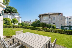 Outdoor dining - Villa Schlossbauer, app. 01 (Heringsdorf)
