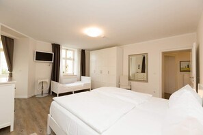 2 bedrooms, WiFi, bed sheets - Villa Schlossbauer, app. 01 (Heringsdorf)