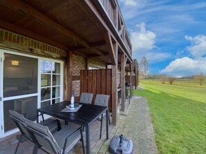 تناول الطعام بالخارج