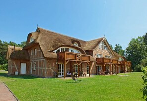 Unclassified image, 2 of 26, button