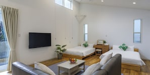 45-inch flat-screen TV with cable channels, TV, streaming services - la ohana (Motobu)