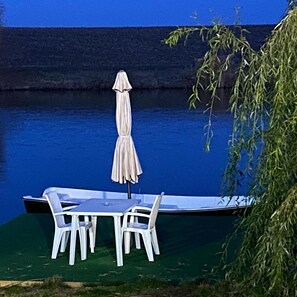 Outdoor dining - Angler's lodge near Bucharest (Sătucu)
